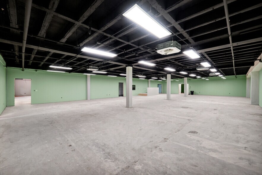 More Photos Of 201 E Illinois Ave, Midland Office For Sale