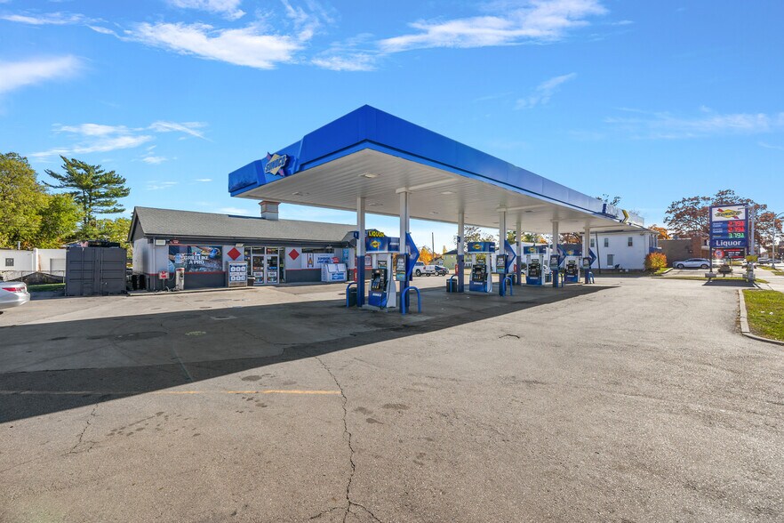 More Photos Of 186 N Gratiot Ave, Mount Clemens Service Station For Sale