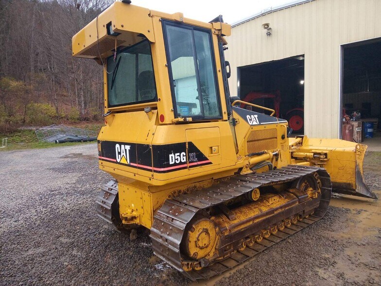 More Photos Of 224 Michael Ln, New Berlin Racetrack For Sale