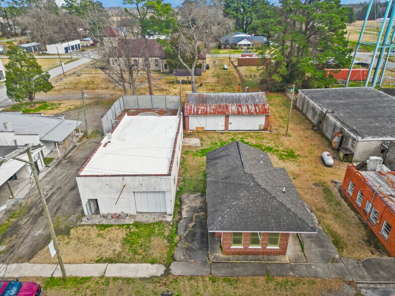 More Photos Of 470 N 4th St, Aurora Freestanding For Sale