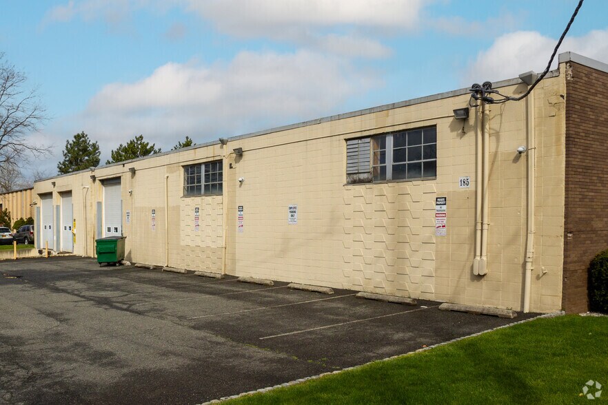 More Photos Of 185 Sumner Ave, Kenilworth Warehouse For Lease