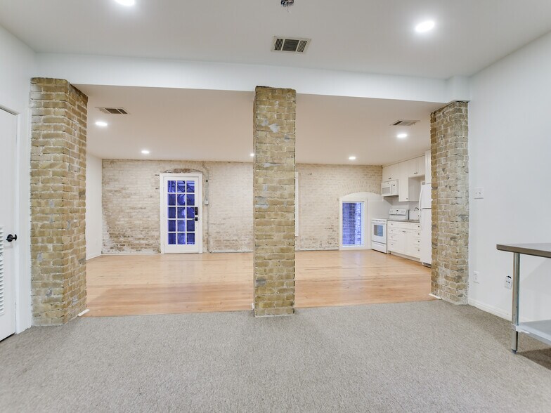 More Photos Of 702 San Antonio St, Austin Loft Creative Space For Lease