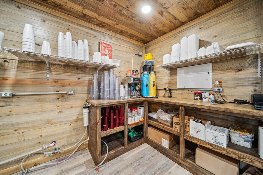 More Photos Of 29301 Hwy 82 Hwy, Park Hill Restaurant For Sale