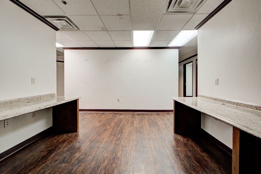 More Photos Of 3727 NW 63rd St, Oklahoma City Medical For Lease