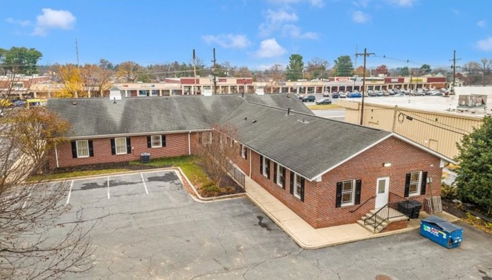 More Photos Of 925 N East St, Frederick Bank For Lease