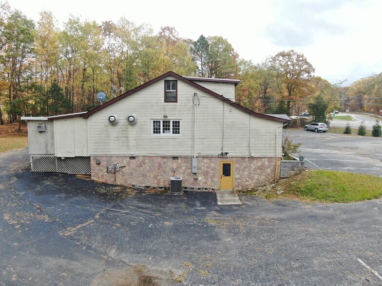 More Photos Of 409 Woodport Rd, Sparta Freestanding For Sale
