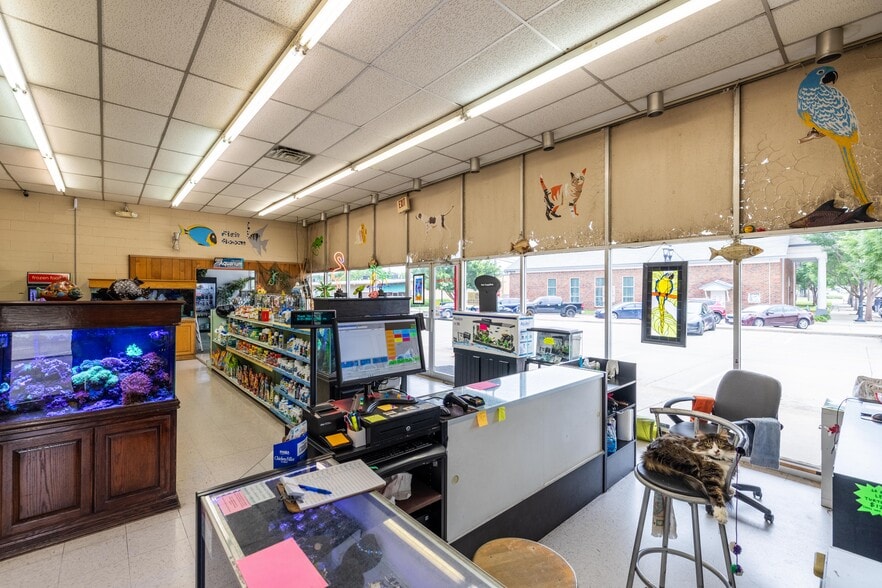 More Photos Of 200 N Main St, Duncanville Storefront Retail Office For Sale