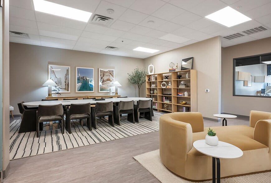 More Photos Of 10785 W Twain Ave, Las Vegas Office For Sale