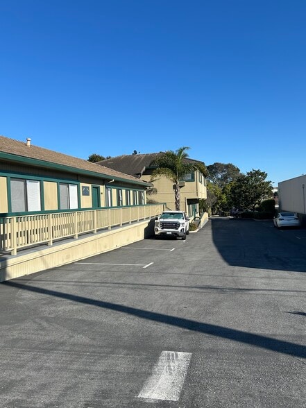 More Photos Of 561-563 Auto Center Dr, Watsonville Loft Creative Space For Lease