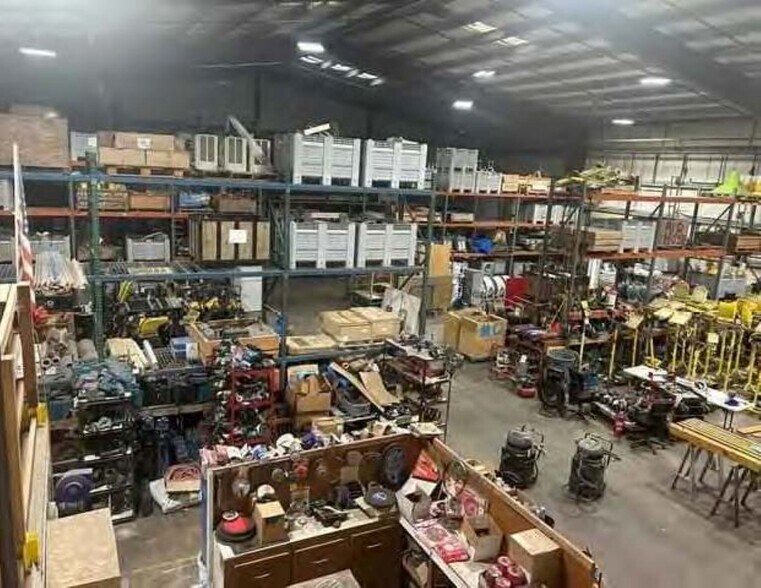 More Photos Of 14235 SE 98th Ct, Clackamas Warehouse For Sale