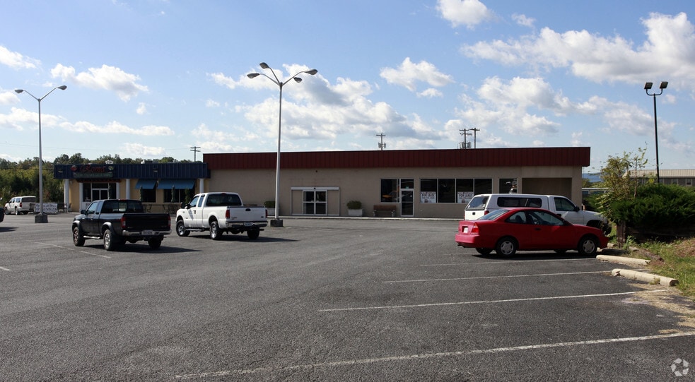 More Photos Of 118-122 Fairfax Pike, Stephens City Freestanding For Lease
