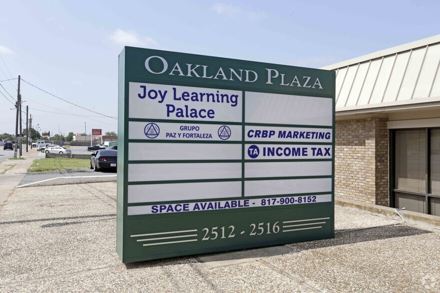 More Photos Of 2512-2516 Oakland Blvd, Fort Worth Office For Sale