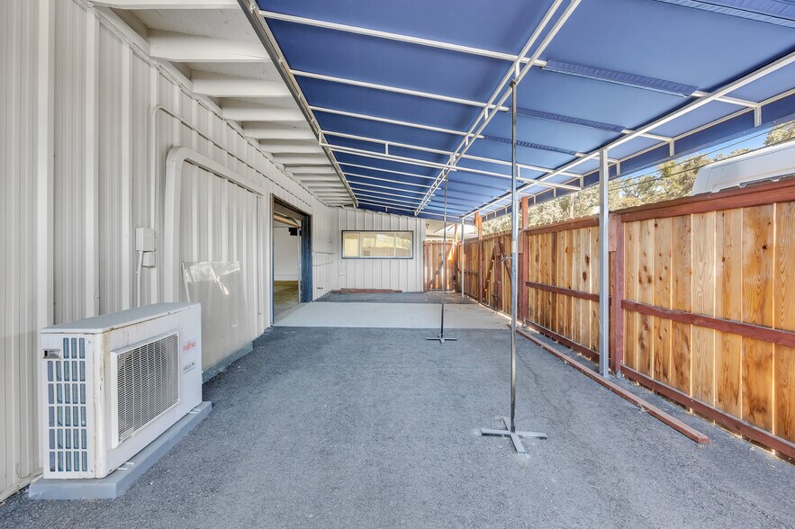 More Photos Of 20736 Longeway Rd, Sonora General Retail For Lease