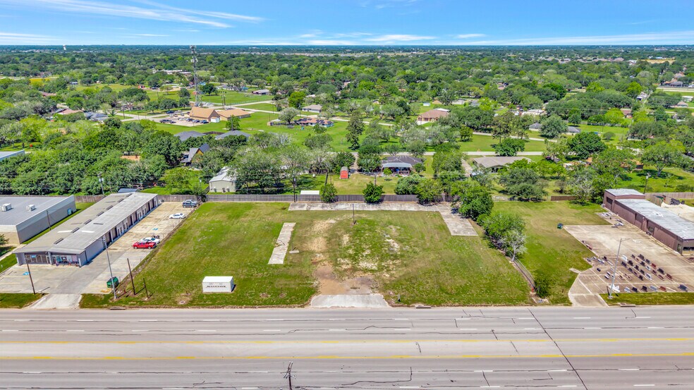 More Photos Of 9505 N Navarro St, Victoria Land For Sale