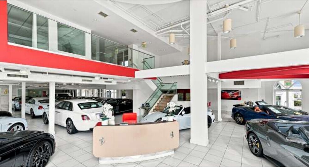 More Photos Of 7514 Girard Ave, La Jolla General Retail For Sale