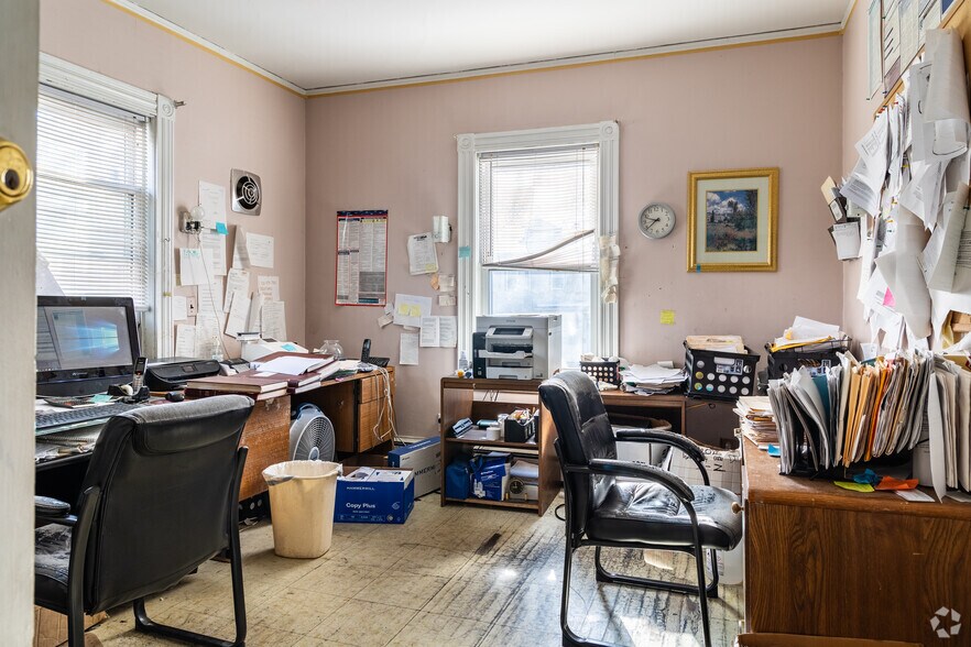 More Photos Of 196-200 Warren St, Roxbury Funeral Home For Sale
