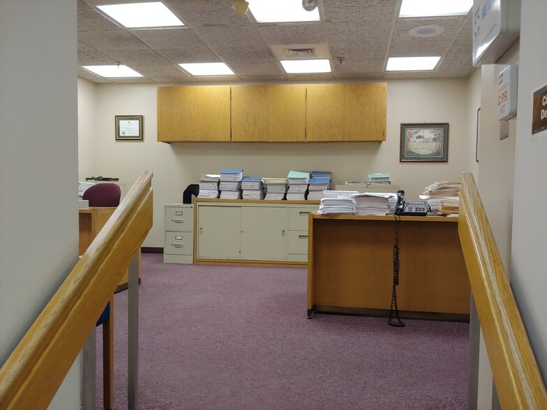 More Photos Of 30 E 1st Ave, Lexington Office For Lease
