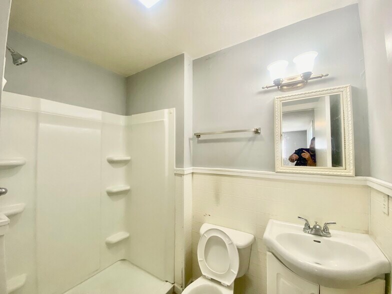 More Photos Of 164 W Wall St, Cookeville Apartments For Sale