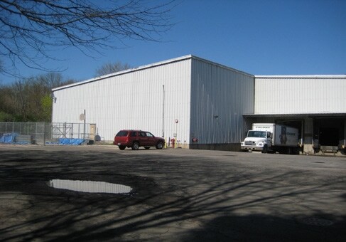 More Photos Of 965 W Main St, Branford Warehouse For Lease