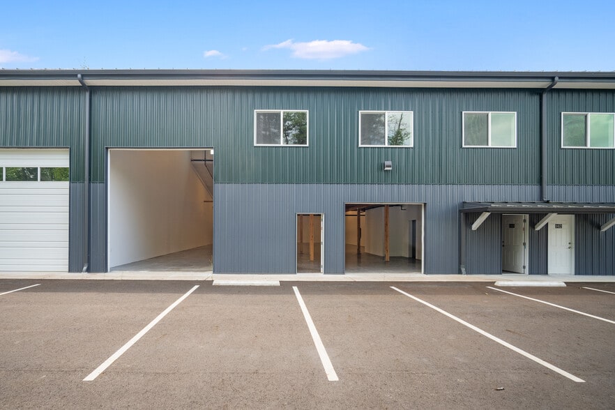 More Photos Of 2900 Peace Portal Dr, Blaine Distribution For Lease