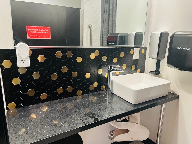 More Photos Of 353 E Bonneville Ave, Las Vegas Apartments For Lease