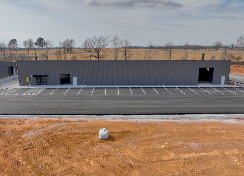 More Photos Of 1894 E 1st Ave, Bentonville Industrial For Lease
