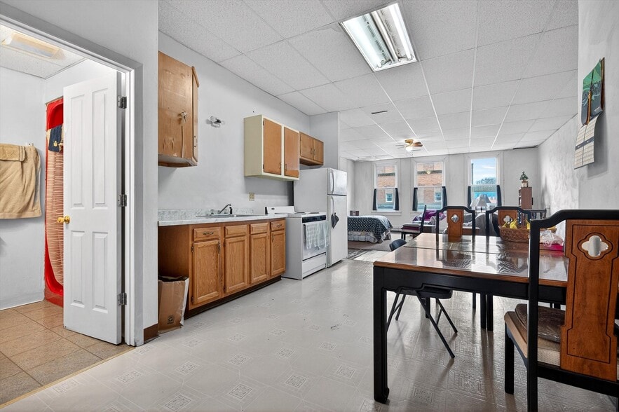 More Photos Of 210 E 5th Ave, Tarentum Office For Sale