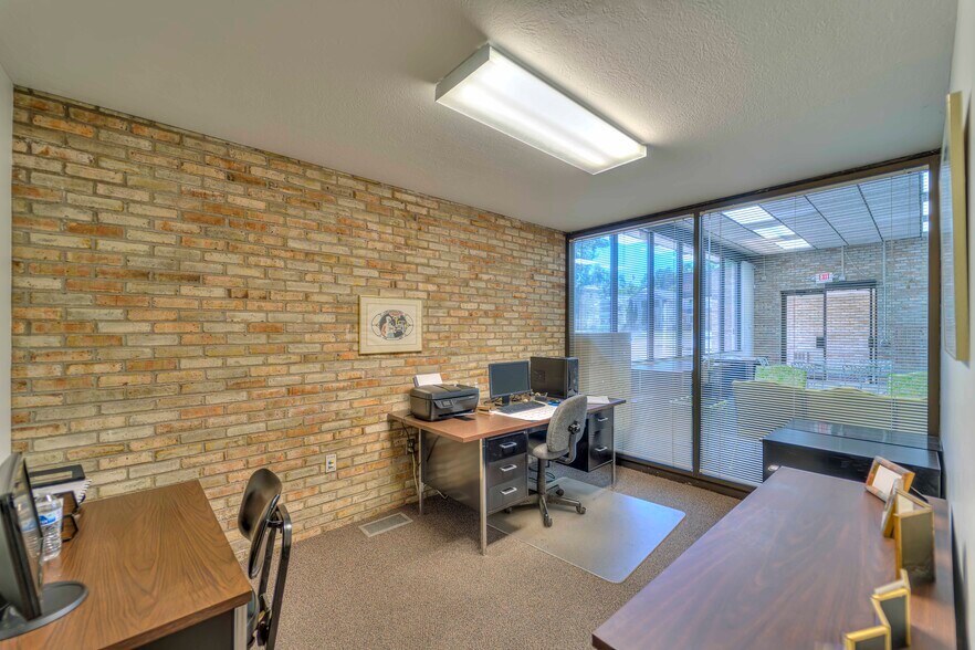 More Photos Of 1217 Greenwood Ave, Jackson General Retail For Sale