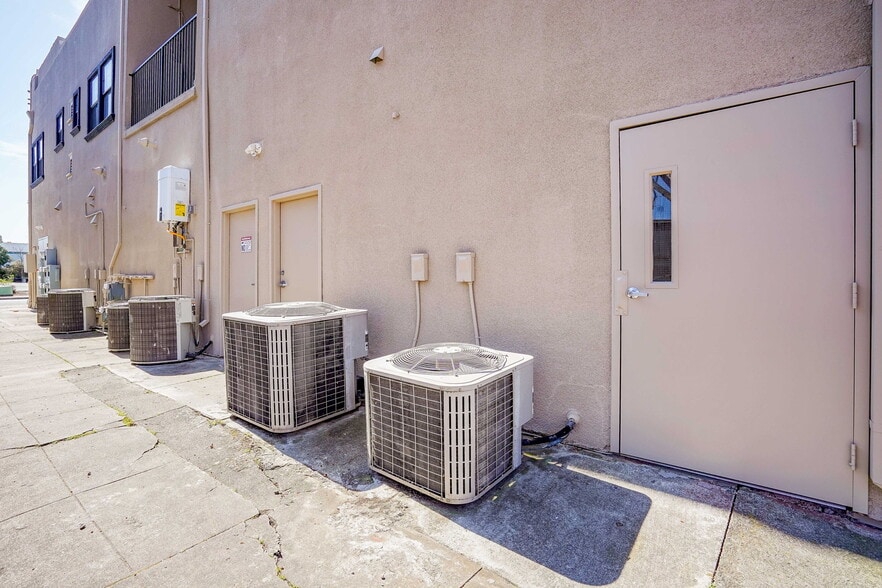 More Photos Of 411-413 Ferry St, Martinez Storefront Retail Office For Sale