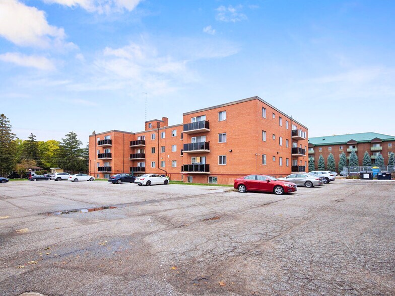 More Photos Of 165 Colborne Ave, Richmond Hill Apartments For Sale