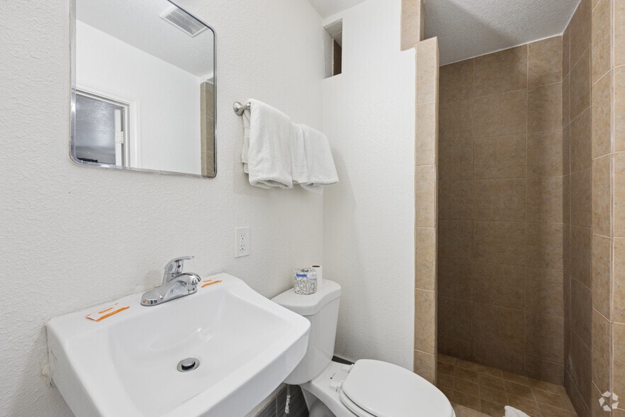 More Photos Of 3305 Fremont St, Las Vegas Hotel For Sale