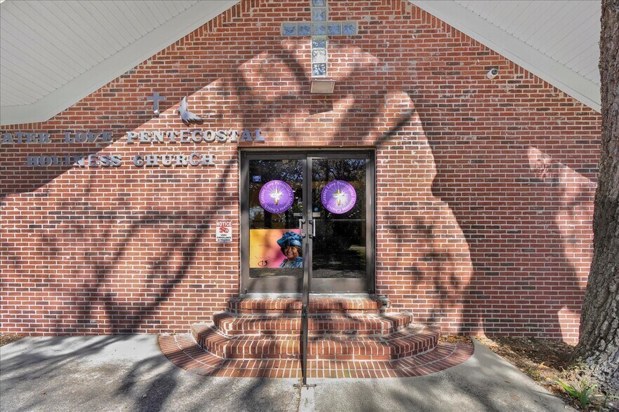 More Photos Of 1434 Oakhurst Ave, Jacksonville Religious Facility For Sale