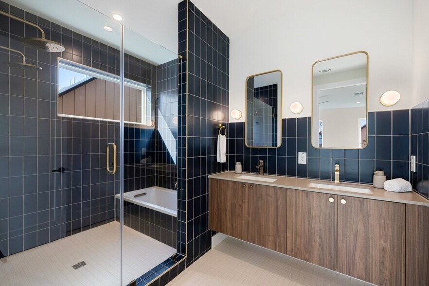 More Photos Of 3528 Gonzales St., Austin Apartments For Sale