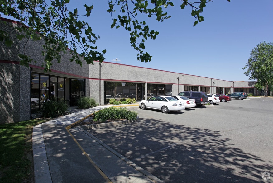 More Photos Of 990 Klamath Ln, Yuba City Flex For Lease