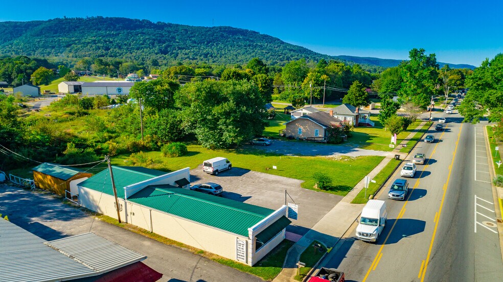 More Photos Of 15781 Rankin Ave, Dunlap Freestanding For Sale