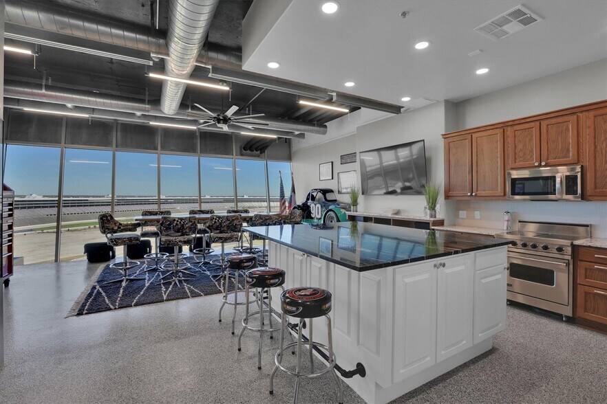 More Photos Of 3575 Lone Star Cir, Fort Worth Apartments For Sale