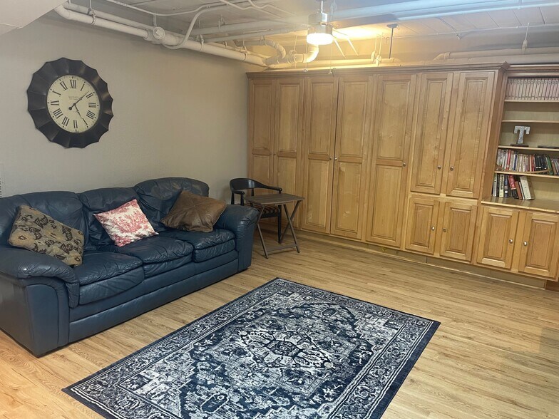 More Photos Of 95 S Main St, Memphis Storefront Retail Office For Lease
