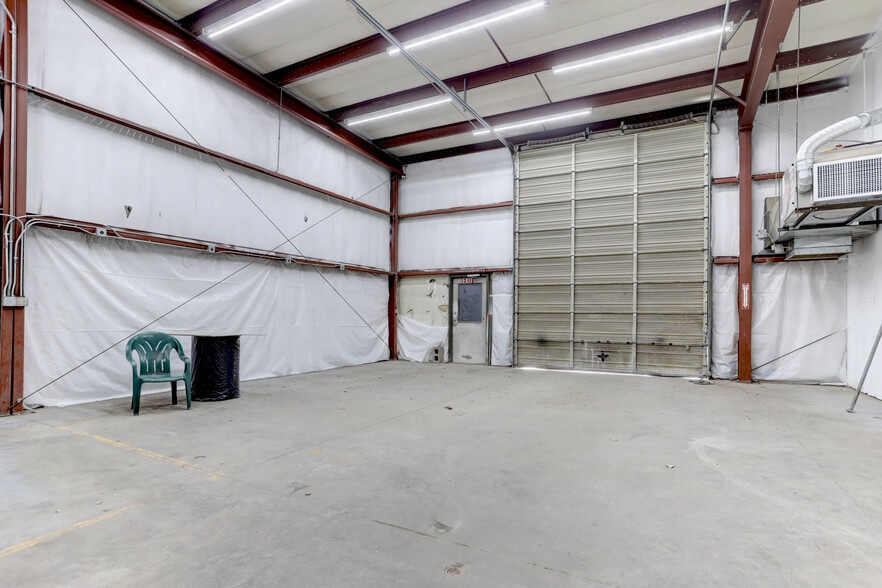 More Photos Of 1210 S El Paso St, Colorado Springs Warehouse For Lease