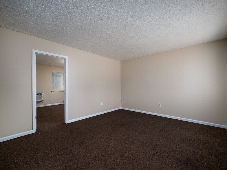 More Photos Of 411 Johnson St, Marshall Apartments For Sale