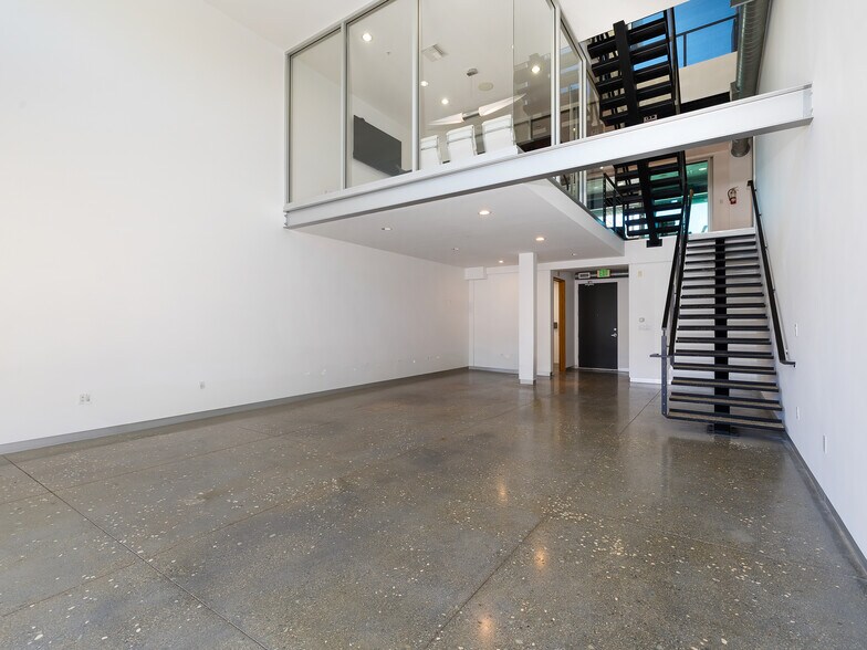 More Photos Of 215-237 California St, El Segundo Loft Creative Space For Lease