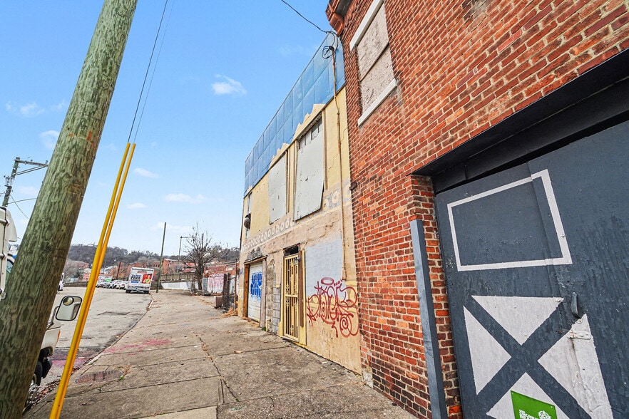 More Photos Of 1778 Central Ave, Cincinnati Auto Repair For Sale