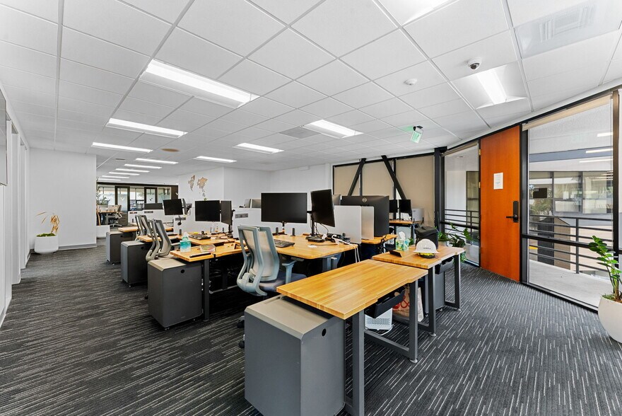 More Photos Of 5080 Shoreham Pl, San Diego Office For Sale