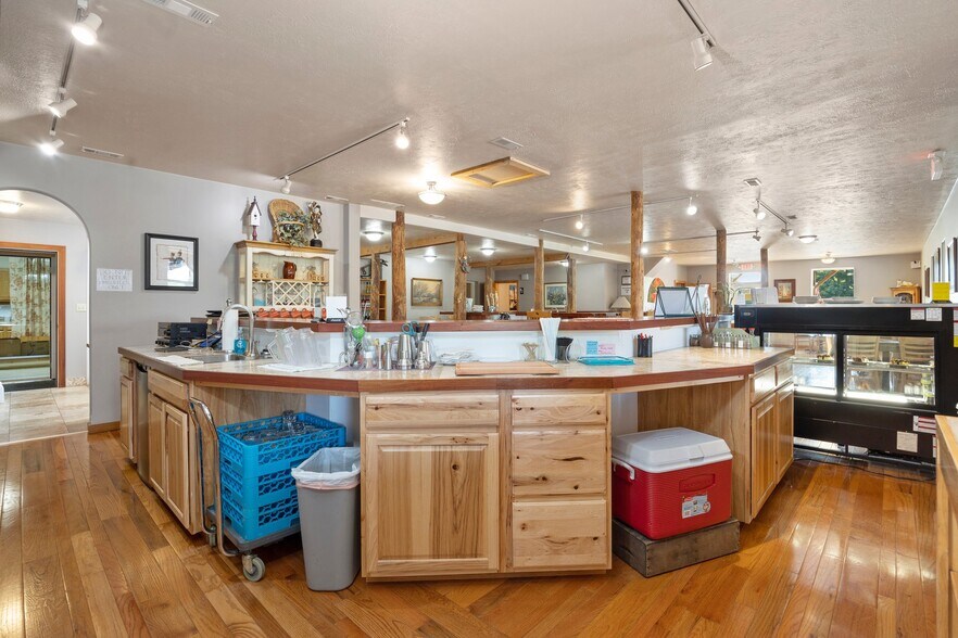 More Photos Of 5046 S West Bay Shore Dr, Suttons Bay Storefront Retail Residential For Sale