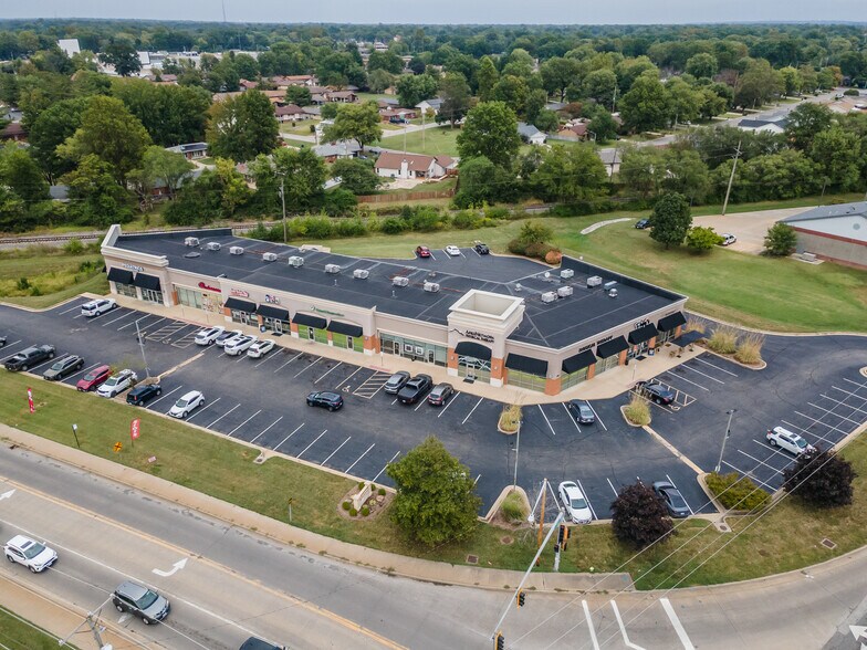 More Photos Of 3030 Frank Scott Pky W, Belleville Unknown For Lease