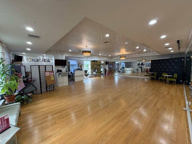 More Photos Of 635 Primera Blvd, Lake Mary Medical For Lease