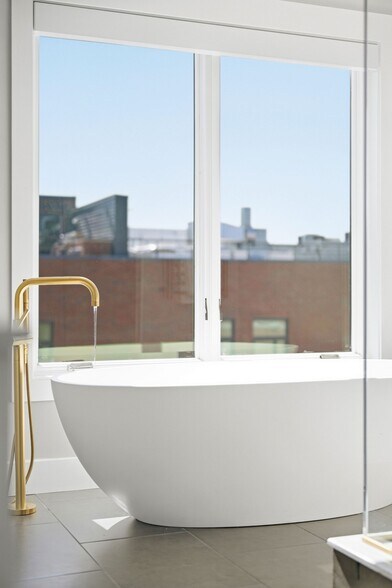 More Photos Of 443 Walnut St, Sewickley Flex For Sale