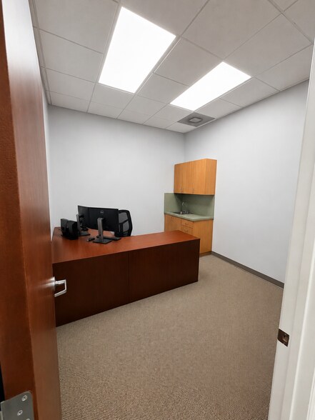 More Photos Of 5055 S Congress Ave, Lake Worth Medical For Lease