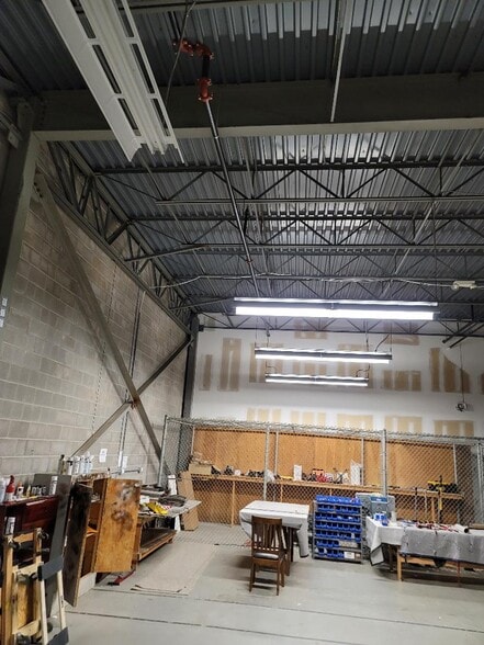 More Photos Of 124-A Beacon Dr, Winterville General Retail For Lease