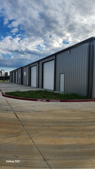 More Photos Of 14566 Industrial Park, Aubrey Warehouse For Sale