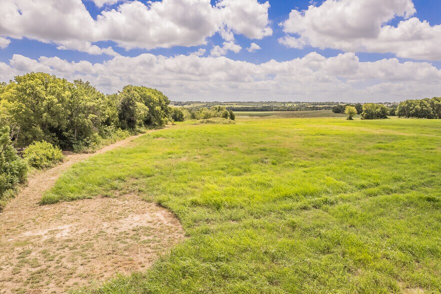 More Photos Of 1601 N Interstate 45, Palmer Land For Sale